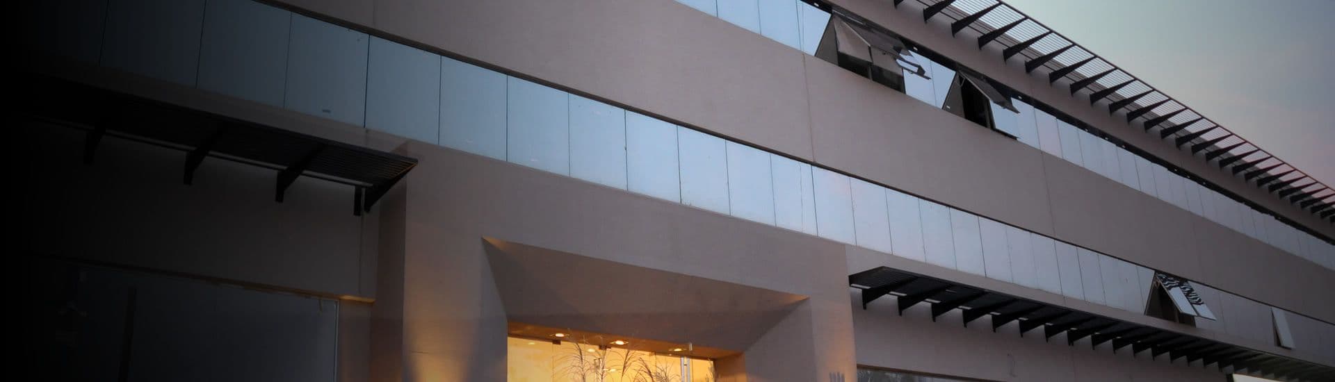 Las Rosas Plaza - las rosas plaza hero 9a6b1039 bg