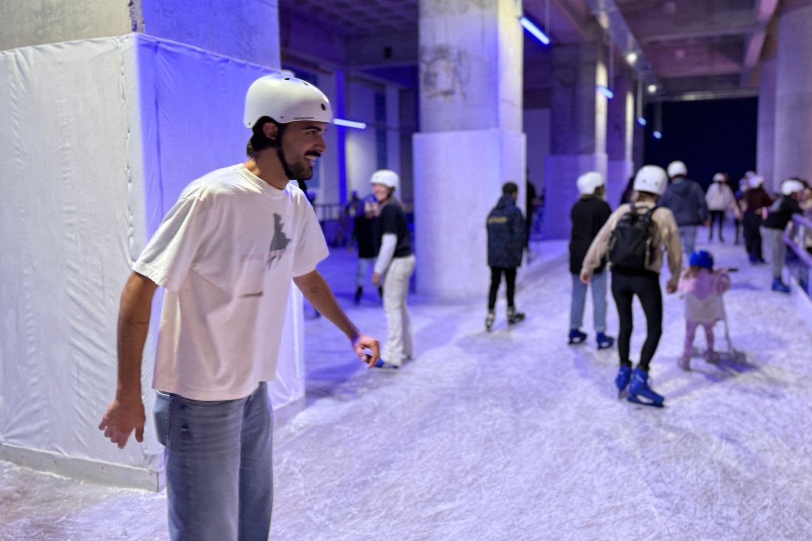 Durante este mes, llega a Pocito la única pista de patinaje sobre hielo de Córdoba