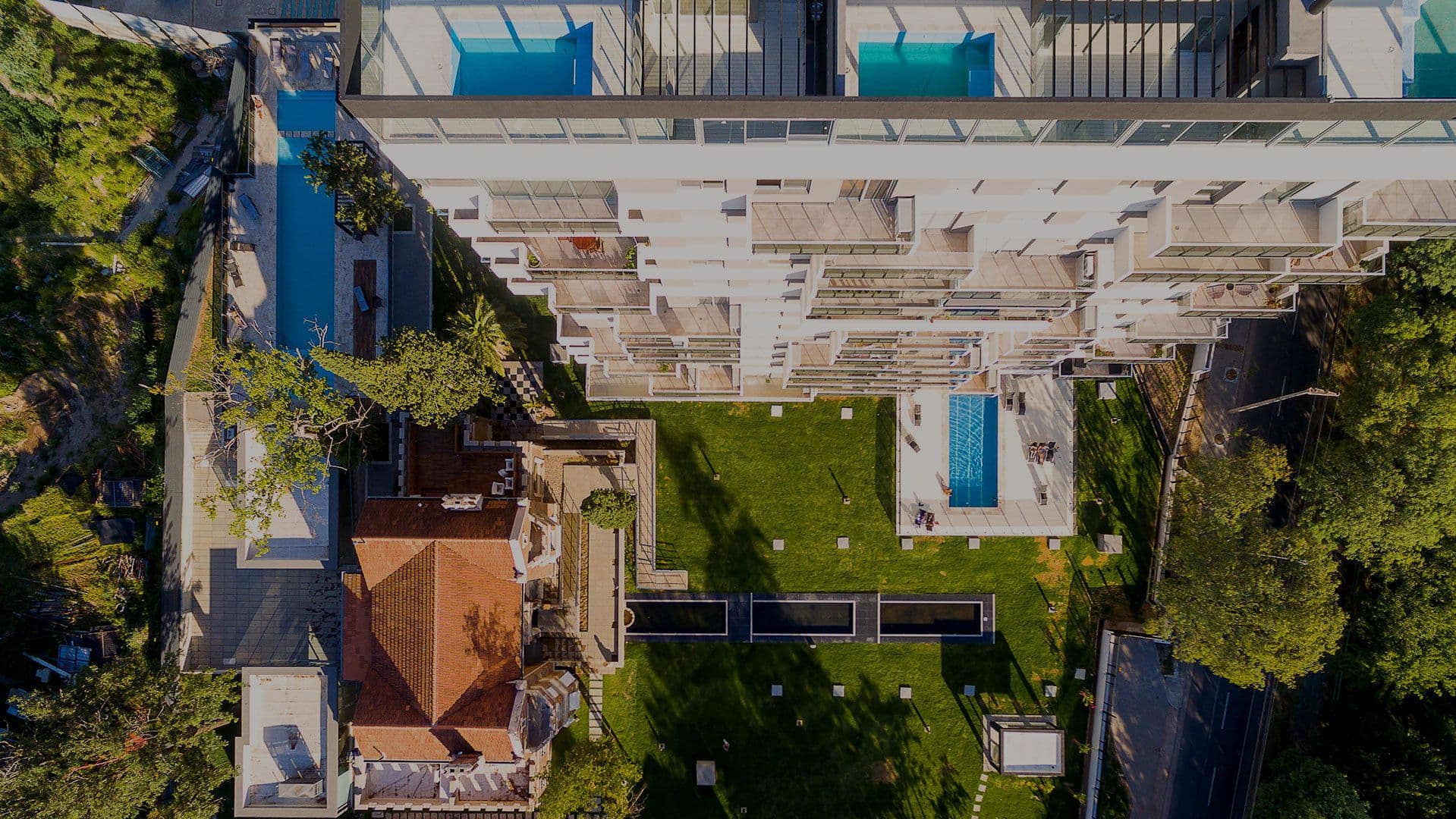 Opera Luxury Condominium - opera luxury condominium hero 094f5240 Slider principal 5 Luxury